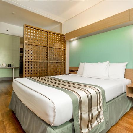 Microtel By Wyndham South Forbes Near Nuvali Santa Rosa  Exterior foto